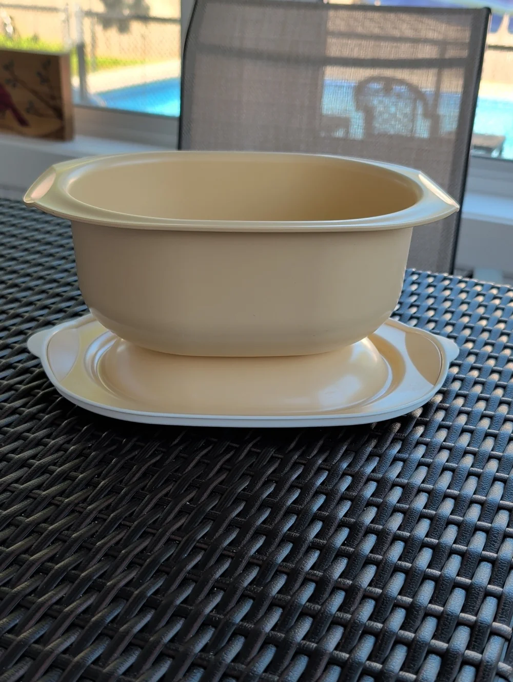 NWOT Tupperware OvenWorks 3 Quart Oval